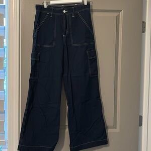 Cargo wide leg cargo pants.